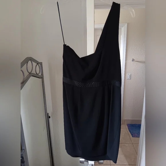 Theory Kaholo One Shoulder Little Black Dress. Size 4 - Picture 6 of 10